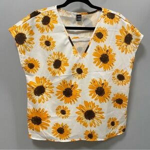 SHEIN woman’s sleeveless sunflower top, size small